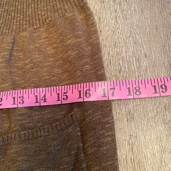 Eileen Fisher Olive Light Sweater Vest I Size: Petite 2/4P - Picture 14 of 16